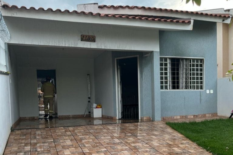 Mulher morre em incêndio