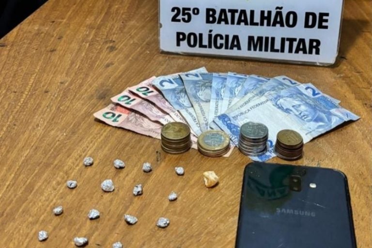 Tráfico de drogas: o suspeito estava comercializando crack no bairro