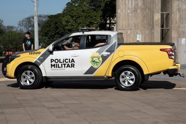 Homem é preso: a ocorrência foi registrada na madrugada desta segunda-feira (28).