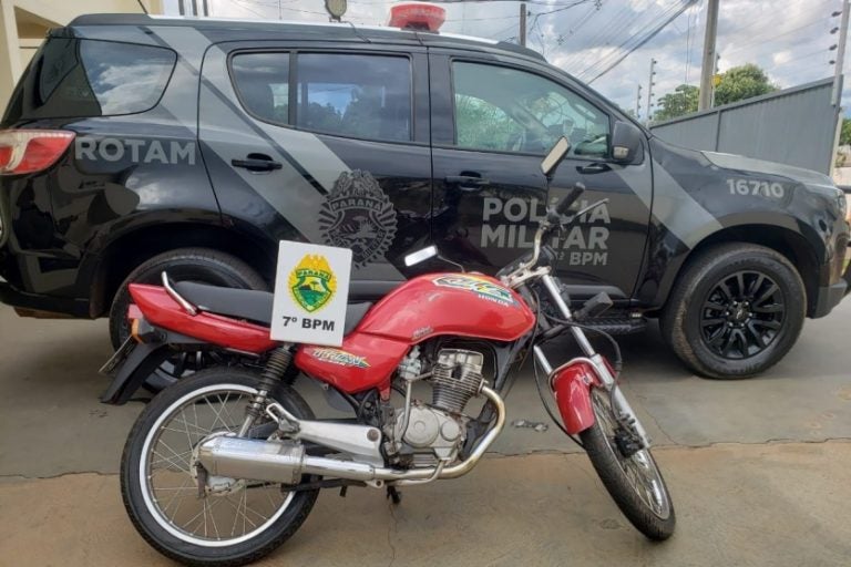 Motociclista: além do escapamento irregular, o condutor não tinha CNH.