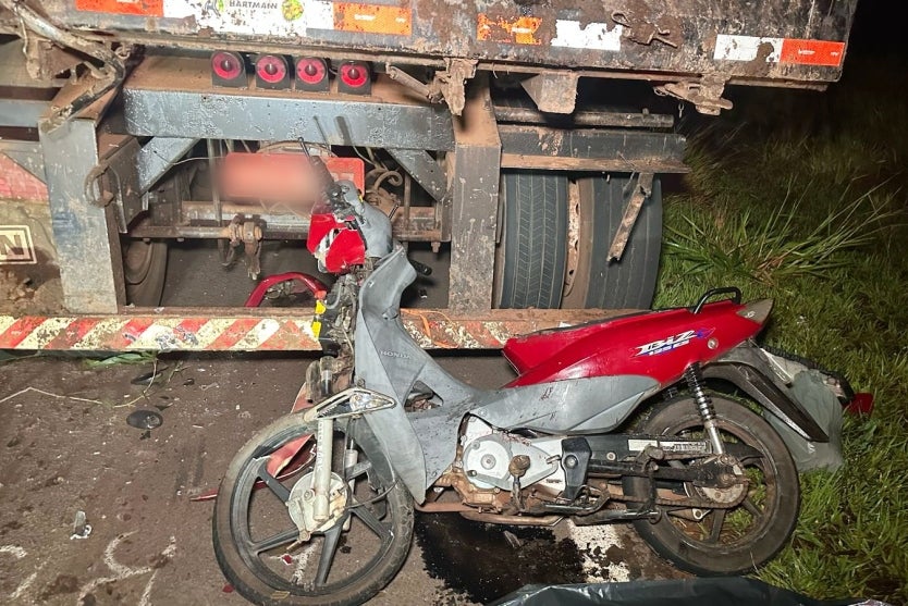 Motociclista Morre Após Bater Em Caminhão Parado Em Umuarama (3)
