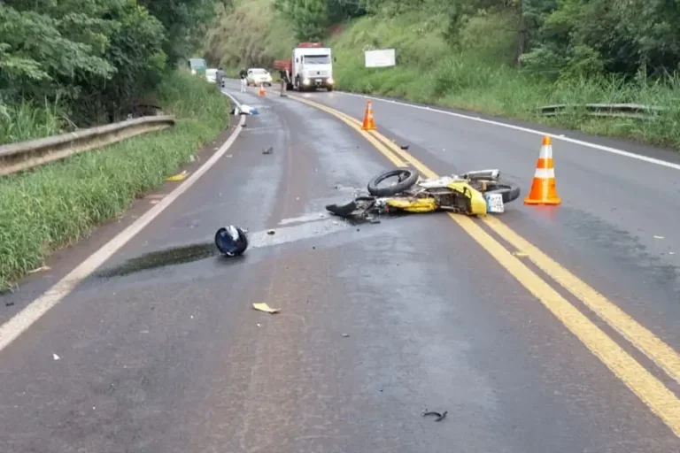 Motociclista Morre Após Colisão Com Caminhão Na Pr 180 2