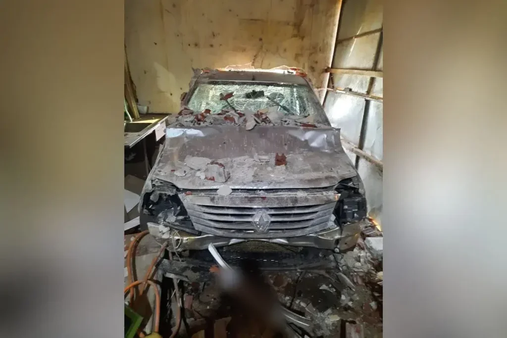 Motorista Com Sinais De Embriaguez Bate Em Parede De Marcenaria Na Pr 317 1