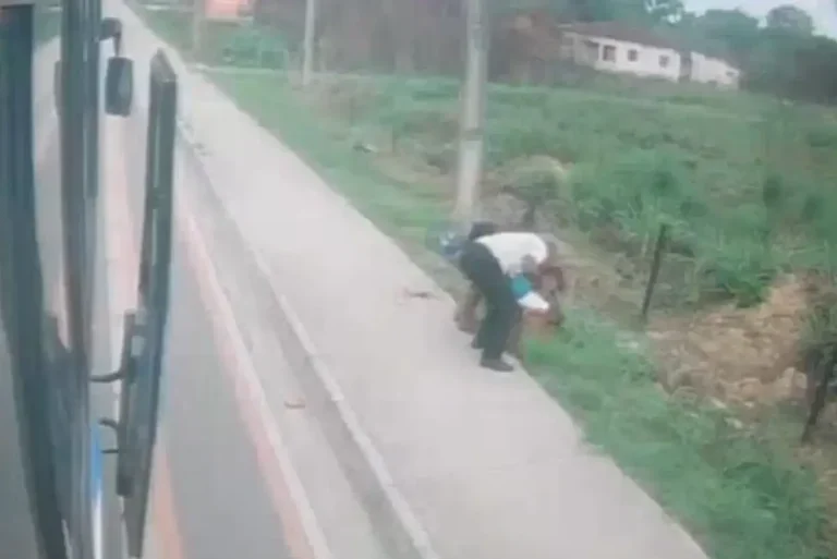Motorista De ônibus Age Rápido E Salva Bebê Engasgada