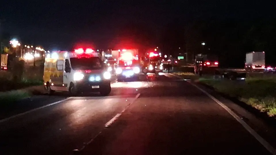 Motorista Morre Atropelado Por Caminhão Após Ser Ejetado Do Carro Em Colisão Na Br 376