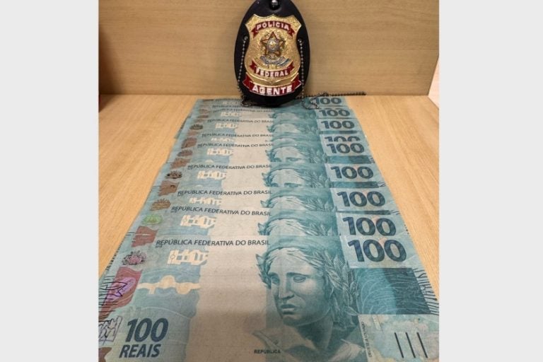 Pf Flagra Adolescente Recebendo R$ 1 Mil Em Notas Falsas