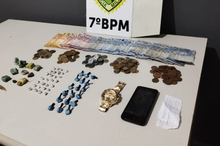 PM de Rondon: O suspeito pulou o muro da residência e fugiu ao perceber a chegada dos policiais.