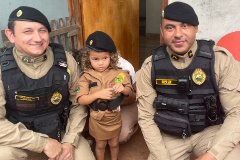 Pm Realiza Sonho De Criança 001