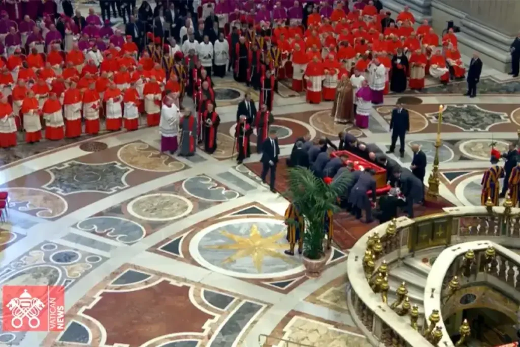 Papa Francisco Corpo Do Pontífice é Transferido à Basílica De São Pedro 1