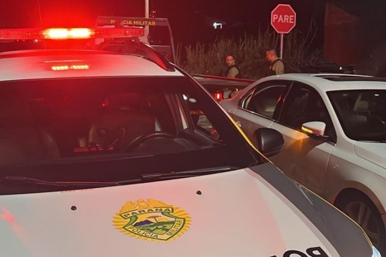 Perseguição em Umuarama: o veículo utilizado pelo suspeito, um Jetta branco, foi apreendido