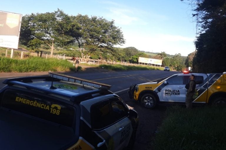 Policial Militar fica ferido: o condutor do Nissan/Sentra fugiu do local após a colisão.