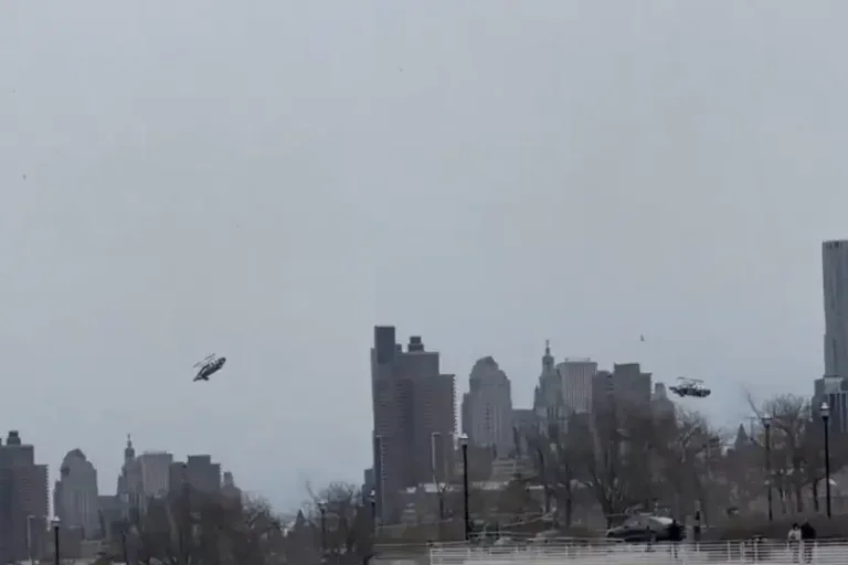 Seis Pessoas Morrem Após Helicóptero Cair No Rio Hudson Em Nova York
