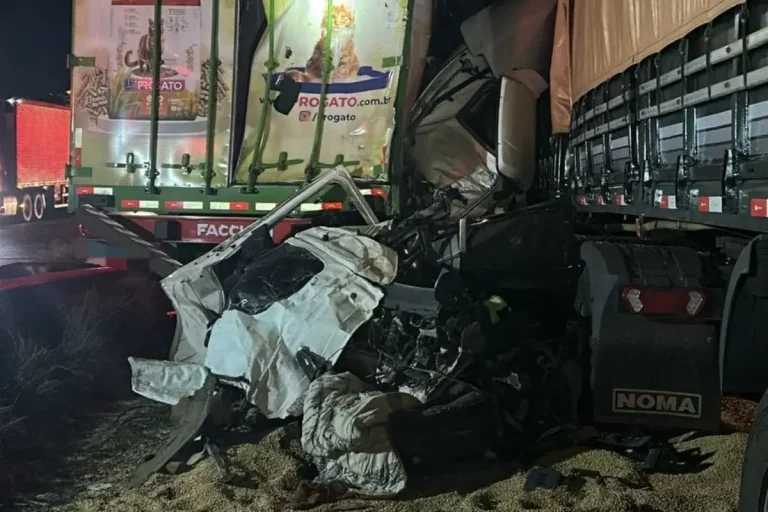 Uma Pessoa Morre E Duas Ficam Feridas Em Engavetamento Na Br 376 2