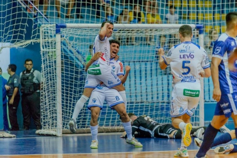 Umuarama Futsal Aplica Goleada De 6 A 2 No Foz Cataratas (1)