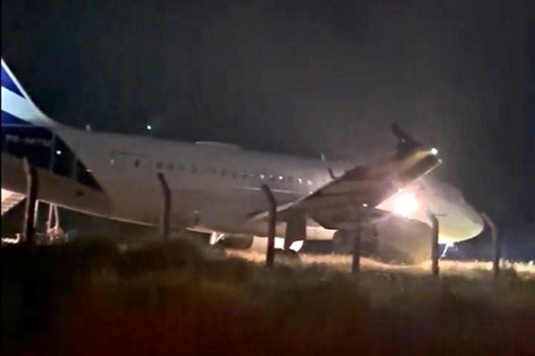 Vídeo Avião Da Latam Sai Da Pista Ao Pousar Em Chapecó; Em Sc