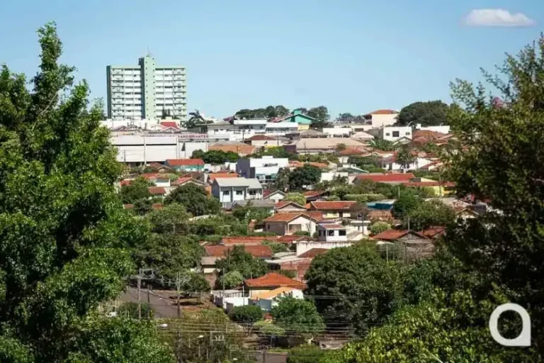 Entregador: O crime foi registrado por volta das 23h40 deste domingo (13).