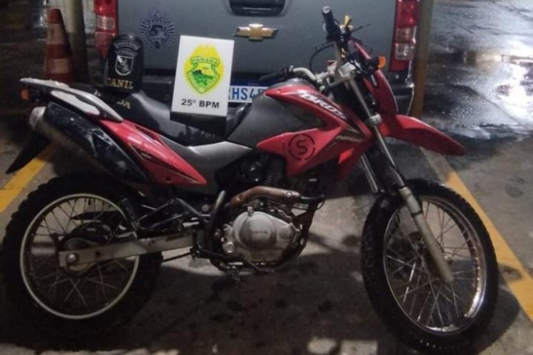 Motocicleta furtada: o condutor afirmou que a moto havia sido adquirida por um familiar há alguns anos.