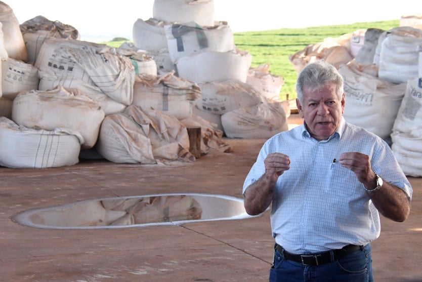 Agricultores E Produtores De Leite De Umuarama Recebem Calcário (2)