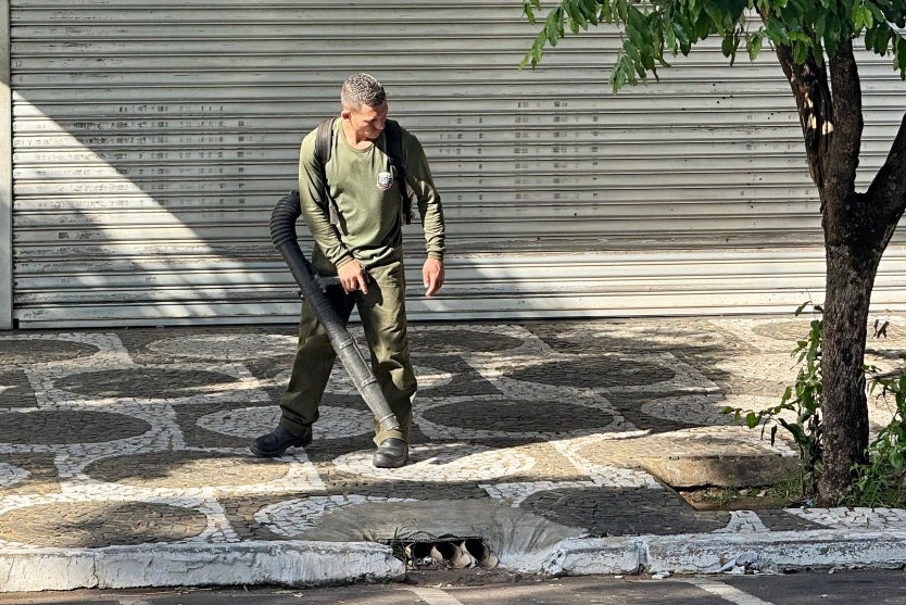 Calçadas Da Avenida Paraná Passam Por Limpeza Completa (3)