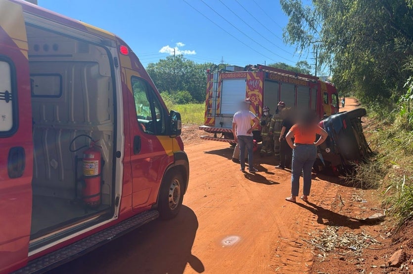 Capotamento Na Avenida Vitória Deixa Duas Mulheres Feridas (2)