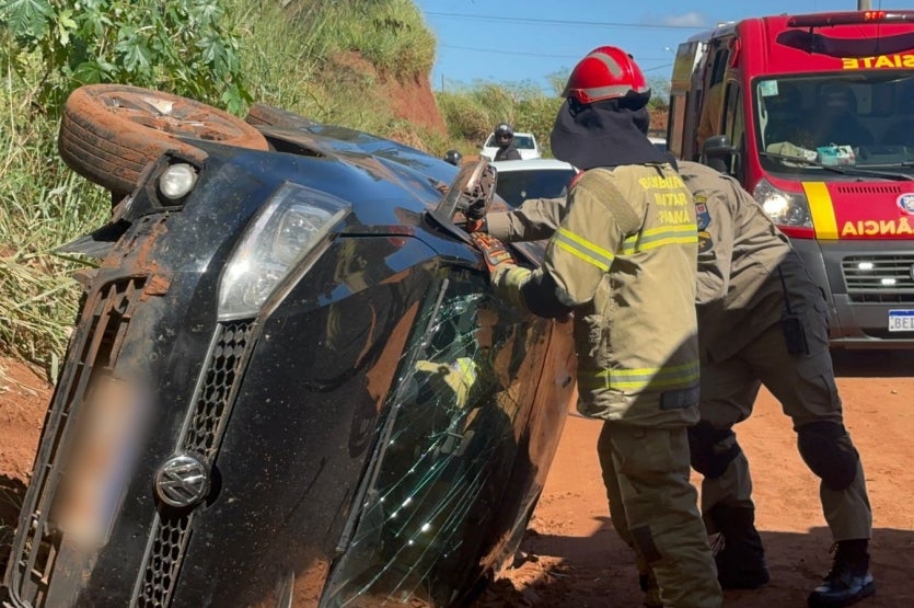 Capotamento Na Avenida Vitória Deixa Duas Mulheres Feridas (4)