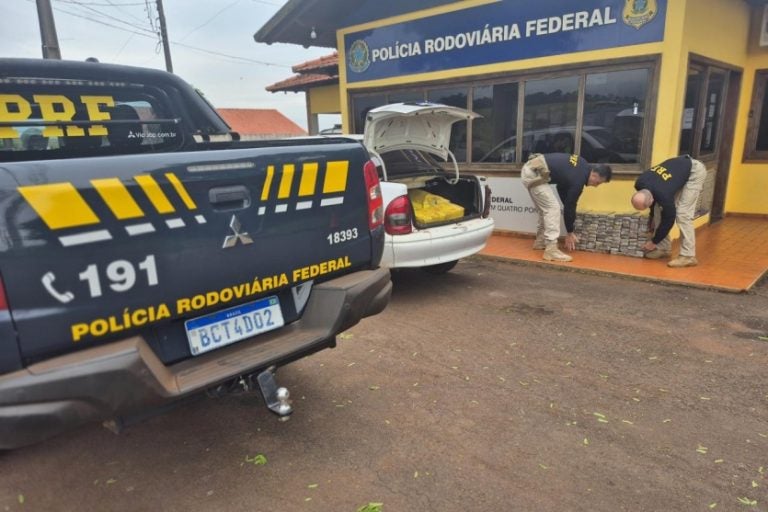 Carro roubado em Umuarama: ao perceber a aproximação da viatura, o condutor tentou fugir em alta velocidade.