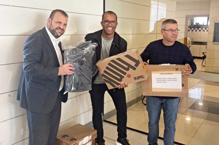 Centro Da Juventude De Umuarama Recebe Notebooks (1)