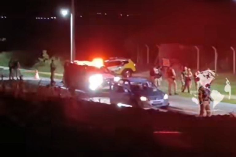Confronto entre criminosos e PM: a troca de tiros aconteceu durante um bloqueio policial após uma tentativa de abordagem.