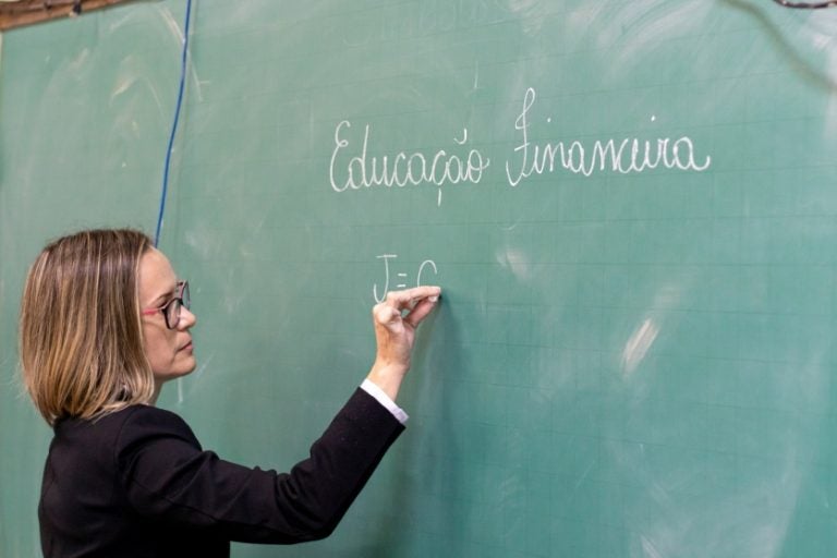 Estado Divulga Lista Com 2 Mil Professores Para A Dobra De Padrão