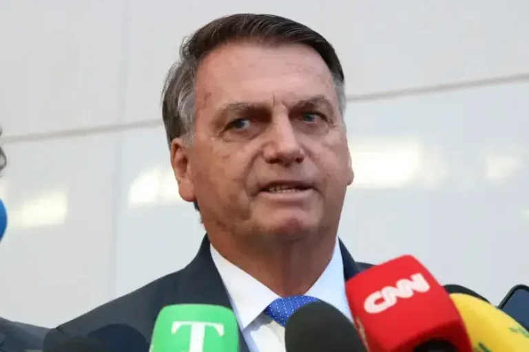 Ex-AGU confirma que Bolsonaro: