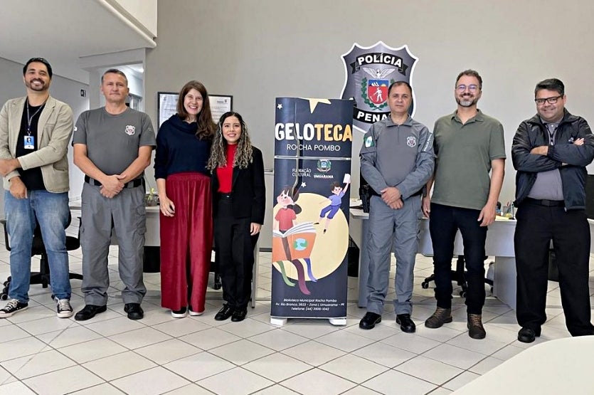 Geladeiras Usadas Viram Bibliotecas Para Incentivar A Leitura (3)