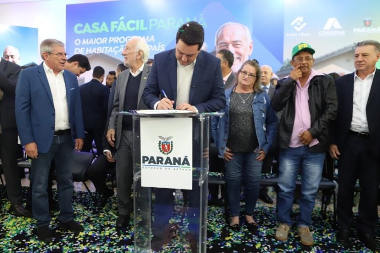 Governo Do Estado Anuncia 200 Casas Para Umuarama (1)
