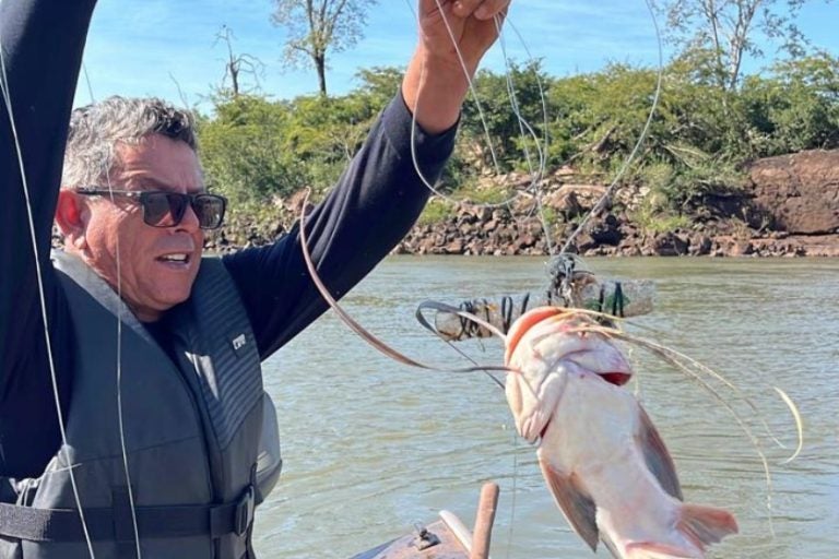Iat Multa E Recolhe Equipamentos De Pesca No Rio Piquiri (1)