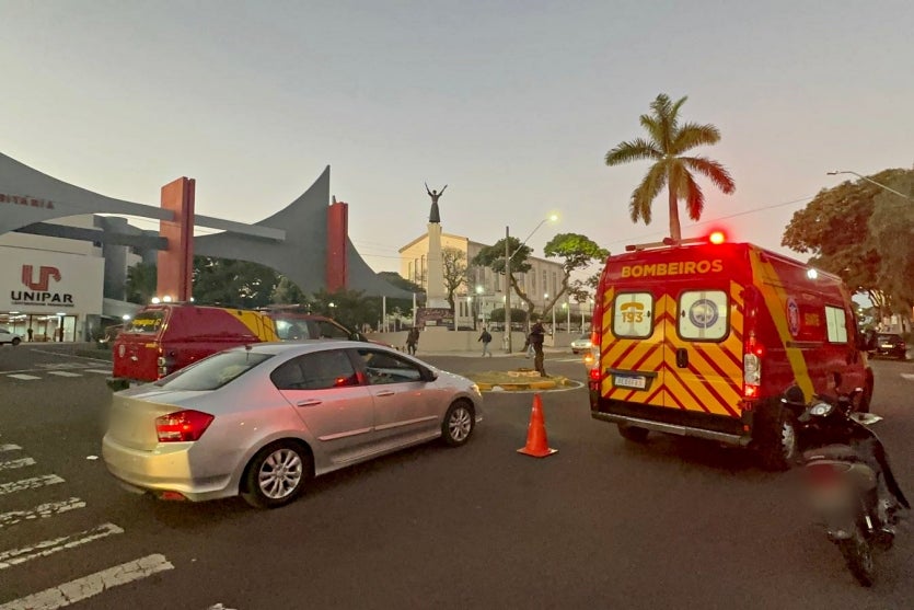 Jovem Fica Ferido Após Colisão Entre Moto E Caminhão No Centro (3)