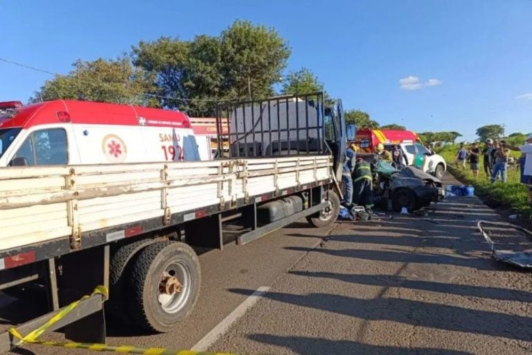 Menina Morre E é A 3ª Vítima De Acidente Com Caminhão De Empresa De Umuarama