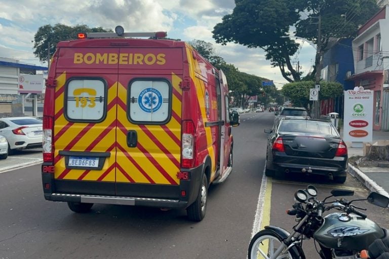 Motociclista fica ferido: O acidente ocorreu na tarde desta terça-feira (13).