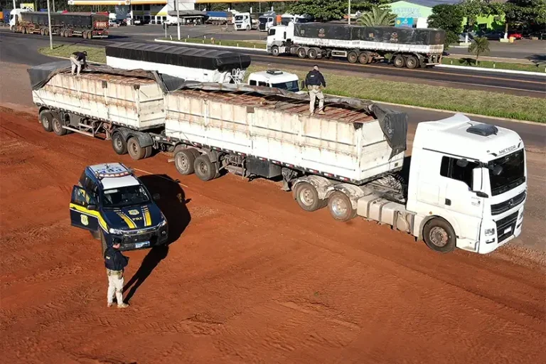 PRF apreende 600 mil maços de cigarros