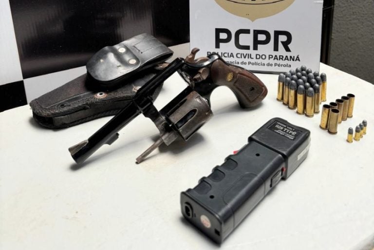 Pérola Policiais Apreendem Revólver Na Casa De Suspeito De Furto