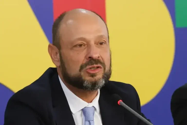 Presidente Do Inss Anuncia Restituição De Descontos Indevidos