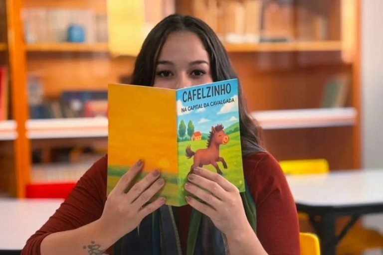 Professora De Cafezal Do Sul Lança Livro Infantil Inspirado Na Cultura Local