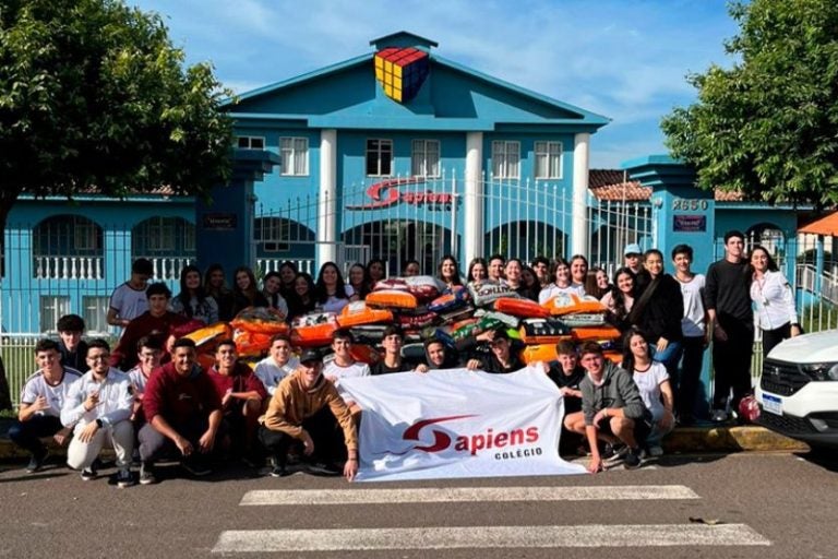 Sapiens Colégio Arrecada 1,5 Tonelada De Ração E Mais De 80 Doações De Sangue