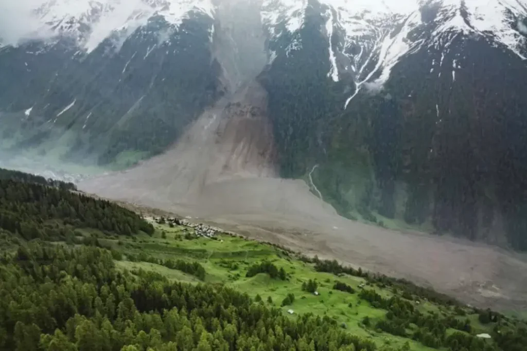 Vídeo Flagra Colapso De Geleira Que Soterrou Vilarejo Na Suíça 1