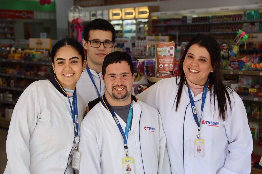 Gabriel Com Os Colegas De Trabalho Obemdito