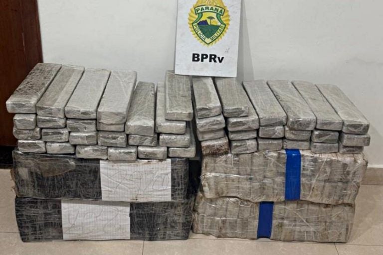 Bprv Faz Apreesão De 100 Quilos De Maconha Na Pr 323 (2)