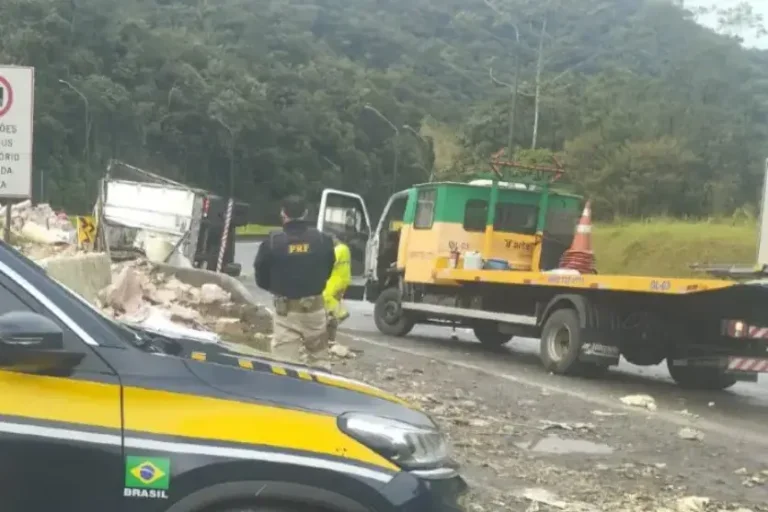 Caminhoneiro morre: a principal suspeita é de que o sistema de freios do veículo tenha falhado.