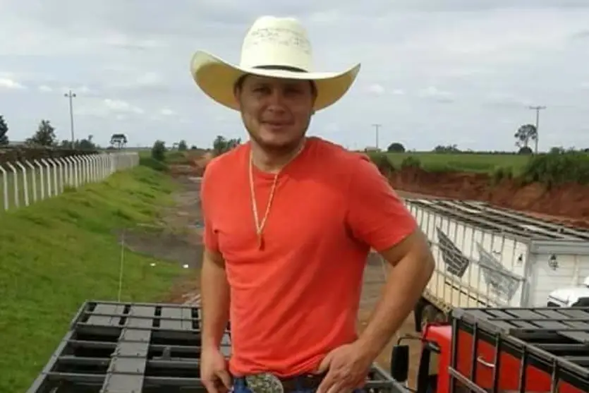 Colegas De Profissão Homenageiam Caminhoneiro Que Faleceu