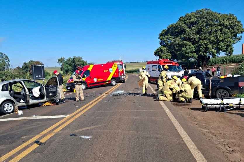 Colisão Na Pr 323 Deixa 4 Feridos, Sendo 2 Em Estado Grave (2)