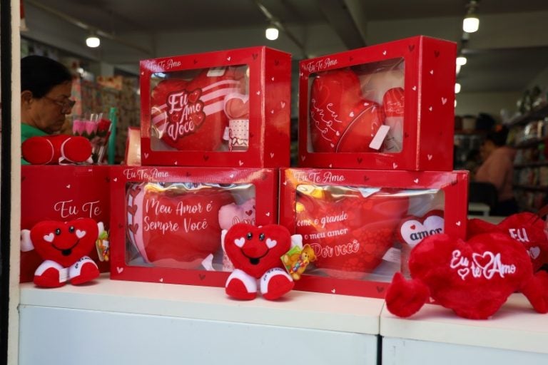 Comerciantes Têm Presentes Variados Para O Dia Dos Namorados (1)