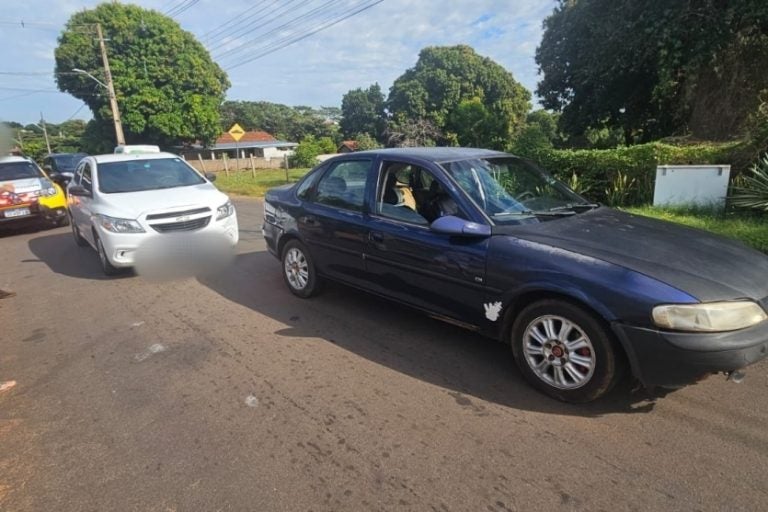 Condutor Embriagado Bate Em Carro Estacionado Em Pérola