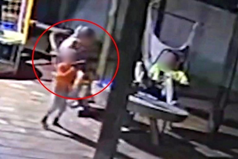 Criança De 2 Anos Faz Disparo Com Pistola 9mm E Mata A Mãe